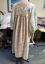 Load image into Gallery viewer, Orchid Smock