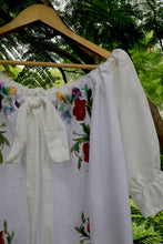 Load image into Gallery viewer, Cottage Rose Smock
