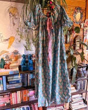 Load image into Gallery viewer, Sea Glass Magnolia